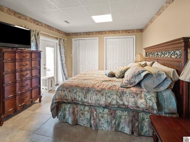 62 lakeshore dr, New Concord, KY 42076