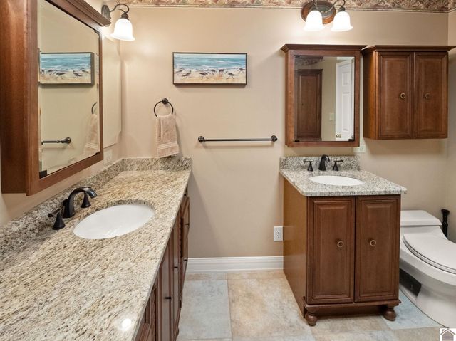 62 lakeshore dr, New Concord, KY 42076