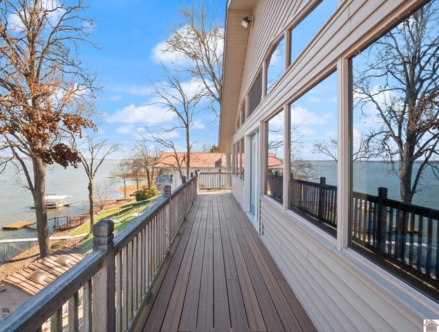 62 lakeshore dr, New Concord, KY 42076