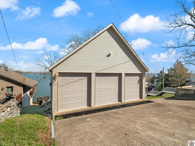 62 lakeshore dr, New Concord, KY 42076
