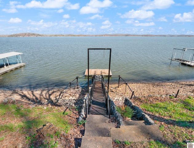 62 lakeshore dr, New Concord, KY 42076