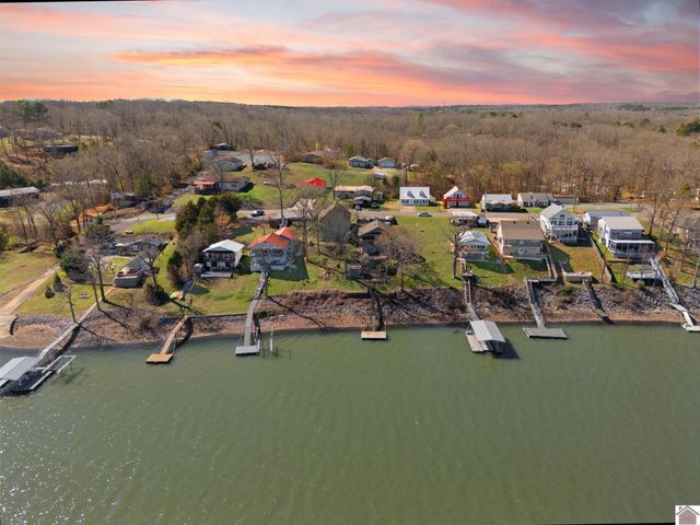 62 lakeshore dr, New Concord, KY 42076