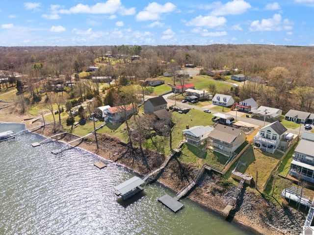 62 lakeshore dr, New Concord, KY 42076