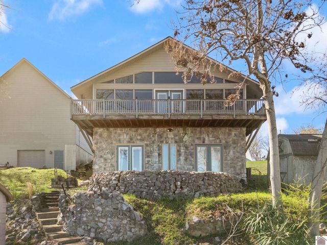 62 lakeshore dr, New Concord, KY 42076