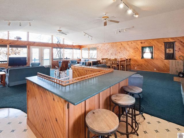 62 lakeshore dr, New Concord, KY 42076