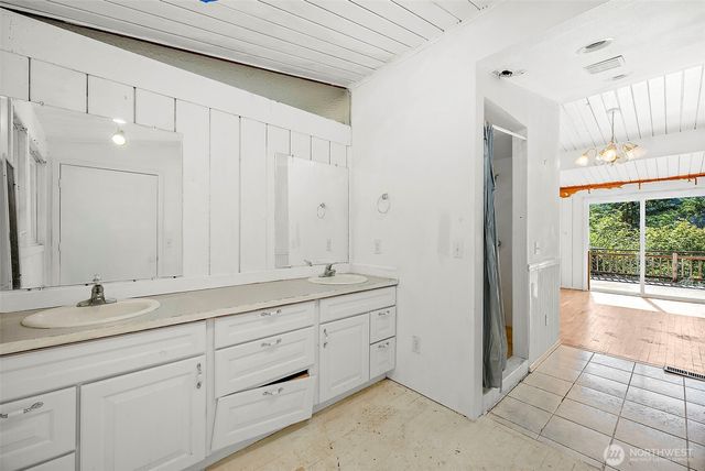 36703 Pulford Road E, Eatonville, WA 98328