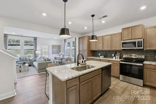 7721 Ethora Way, Charlotte, NC 28216