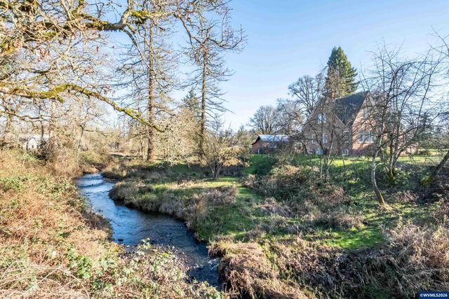 941 N 2nd St, Jefferson, OR 97352