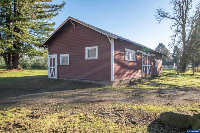 941 N 2nd St, Jefferson, OR 97352