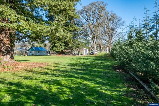 941 N 2nd St, Jefferson, OR 97352