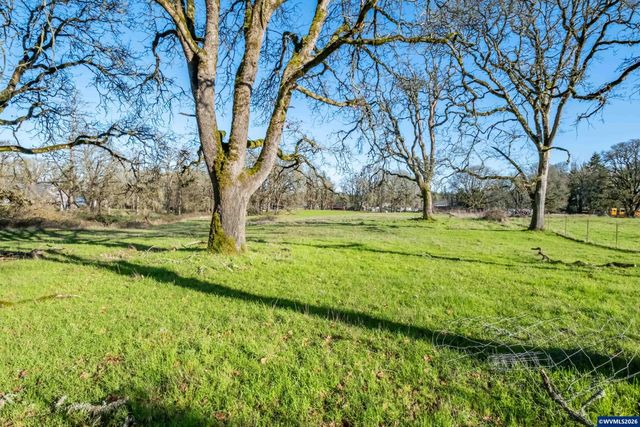 941 N 2nd St, Jefferson, OR 97352