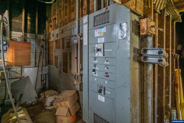 941 N 2nd St, Jefferson, OR 97352