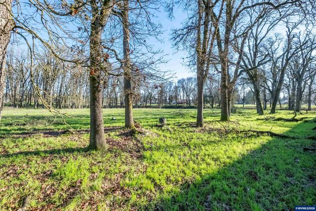 941 N 2nd St, Jefferson, OR 97352