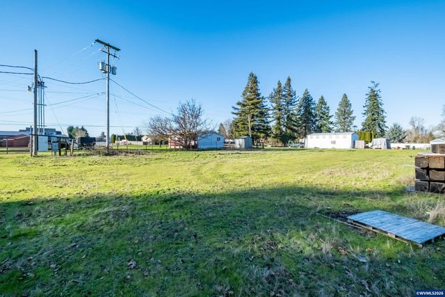 941 N 2nd St, Jefferson, OR 97352