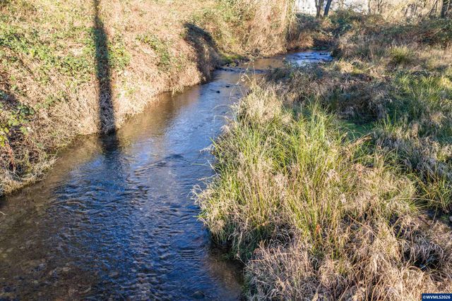 941 N 2nd St, Jefferson, OR 97352