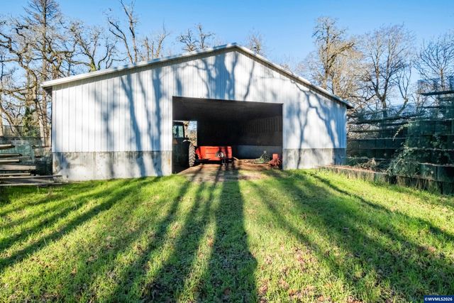 941 N 2nd St, Jefferson, OR 97352