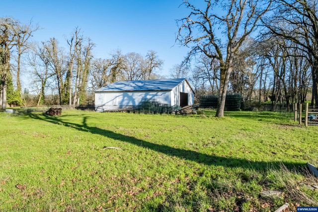 941 N 2nd St, Jefferson, OR 97352