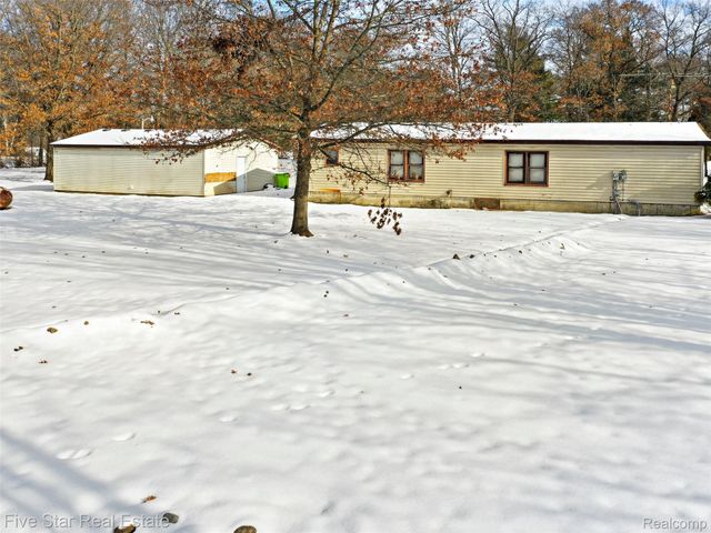 2185 Armond Road, Howell, MI 48855