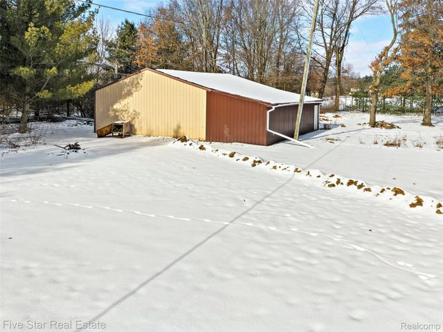 2185 Armond Road, Howell, MI 48855