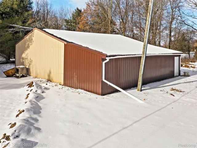 2185 Armond Road, Howell, MI 48855