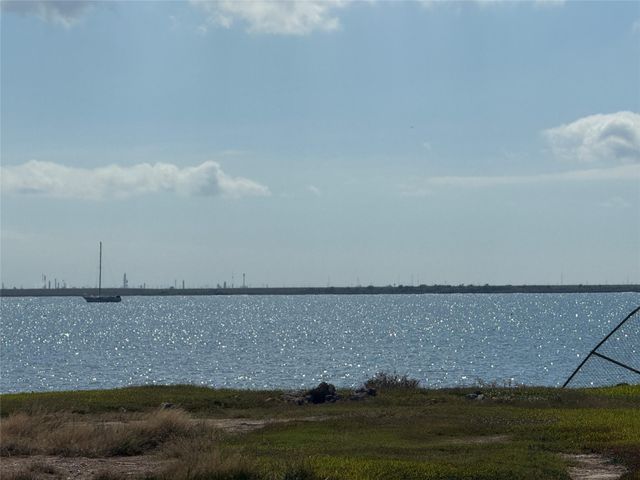 1034 16th Street, Dickinson, TX 77539