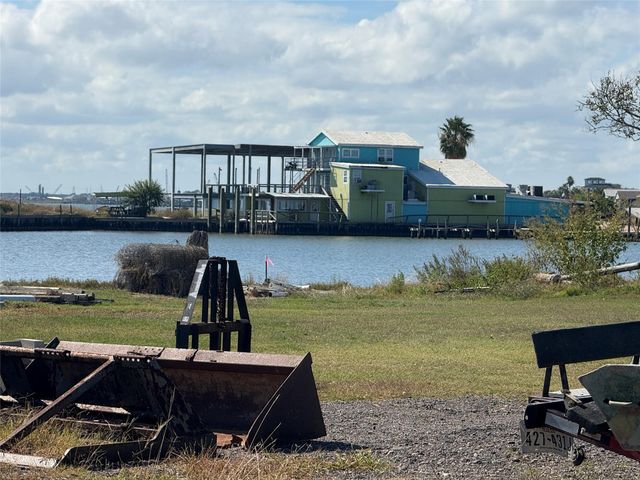 1034 16th Street, Dickinson, TX 77539