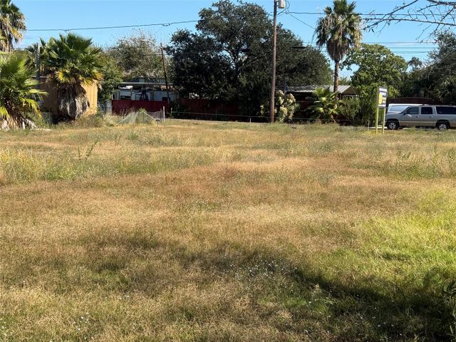 1034 16th Street, Dickinson, TX 77539