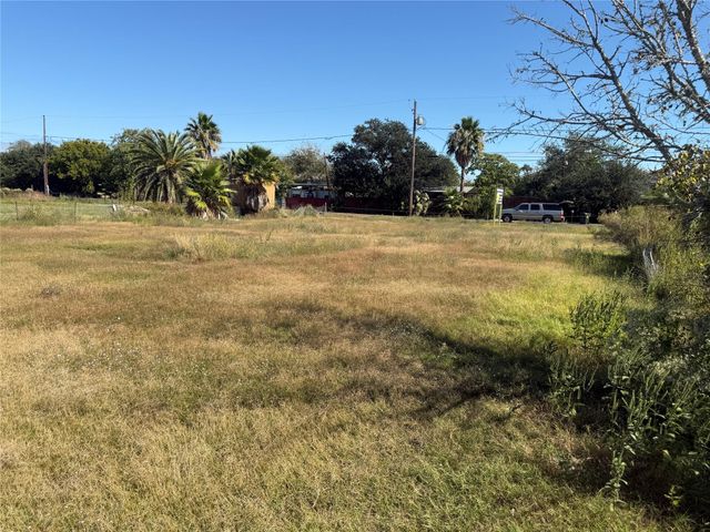 1034 16th Street, Dickinson, TX 77539