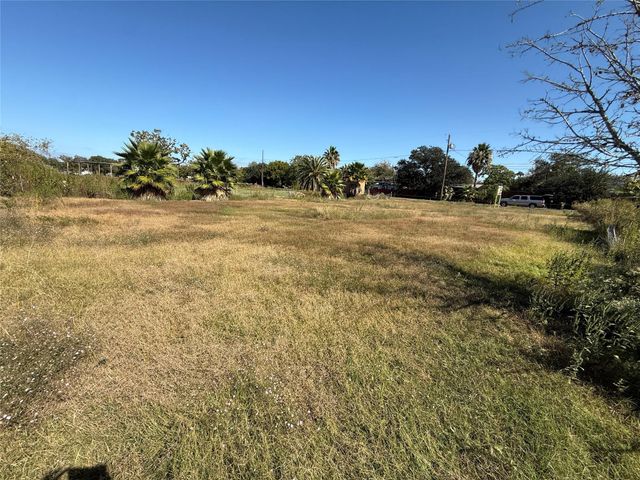 1034 16th Street, Dickinson, TX 77539