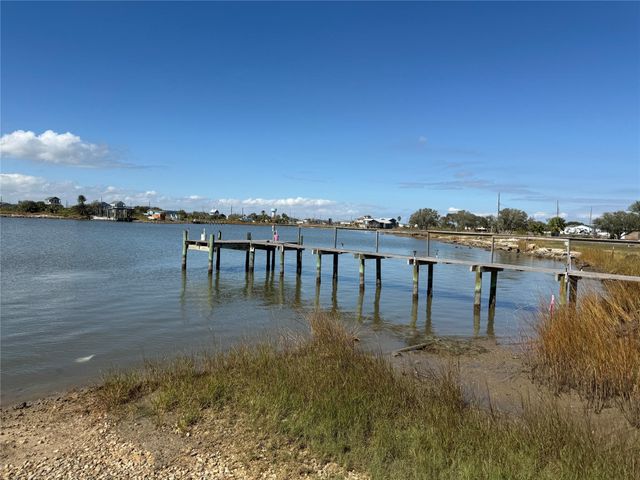 1034 16th Street, Dickinson, TX 77539