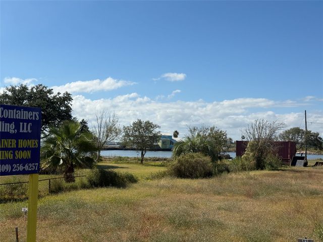 1034 16th Street, Dickinson, TX 77539