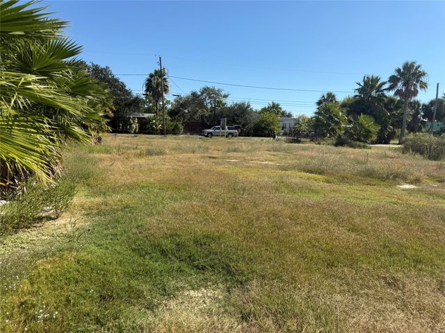 1034 16th Street, Dickinson, TX 77539