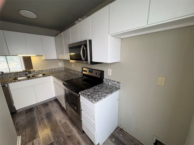 808 W Collins Street, Denton, TX 76201