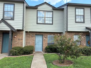 808 W Collins Street, Denton, TX 76201