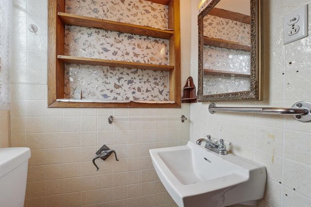 2109 Gentry Street, Houston, TX 77009