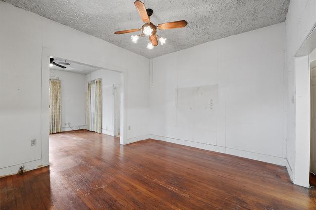 2109 Gentry Street, Houston, TX 77009