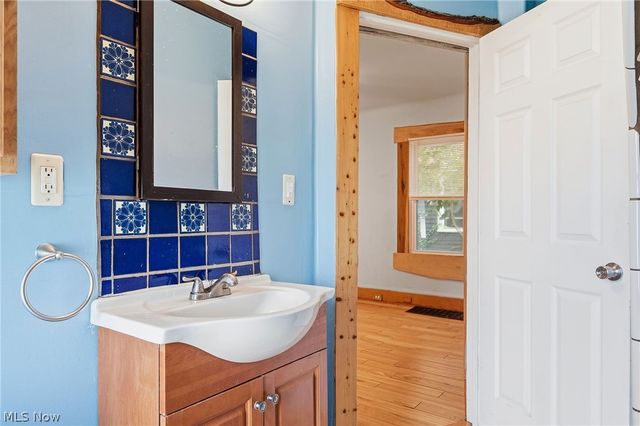 6914 Wakefield Avenue, Cleveland, OH 44102