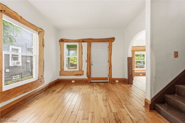 6914 Wakefield Avenue, Cleveland, OH 44102