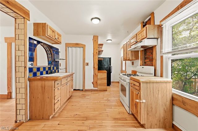 6914 Wakefield Avenue, Cleveland, OH 44102