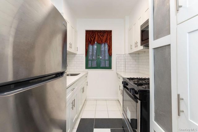 1970 E Tremont Avenue 1C, Bronx, NY 10462