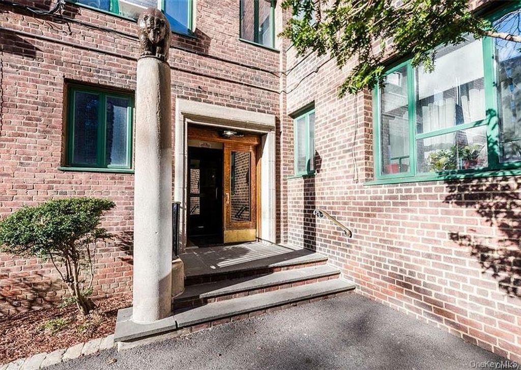 1970 E Tremont Avenue 1C, Bronx, NY 10462