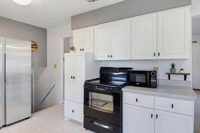 10929 W Harvard LANE, Wauwatosa, WI 53226