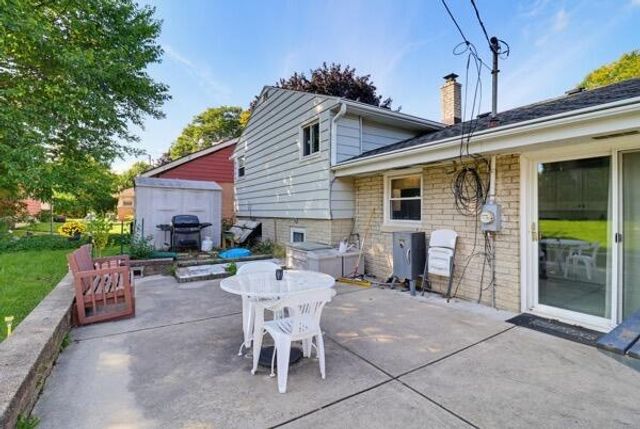 10929 W Harvard LANE, Wauwatosa, WI 53226