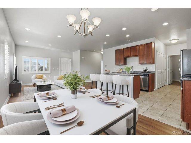 1949 S Flanders Way B, Aurora, CO 80013