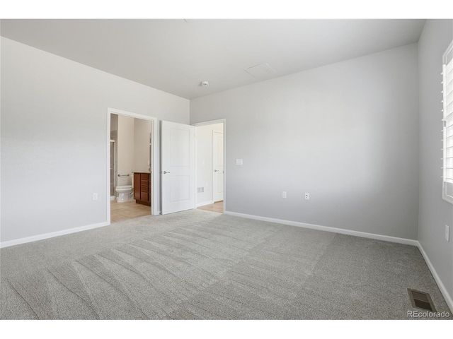 1949 S Flanders Way B, Aurora, CO 80013