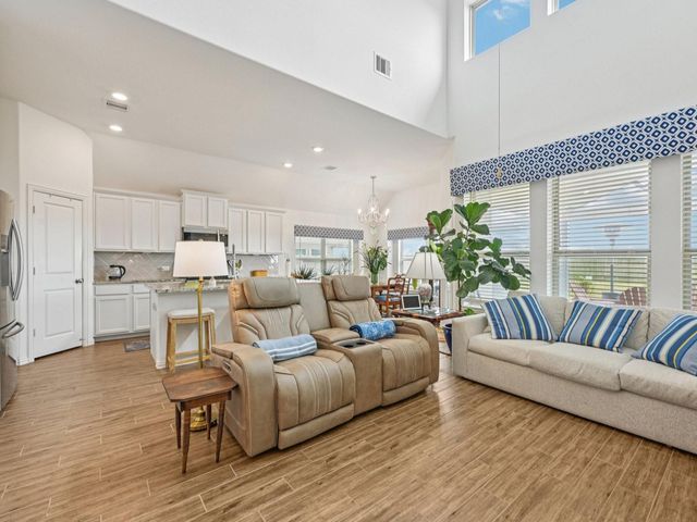 15014 Lake Shore Avenue, Mont Belvieu, TX 77523