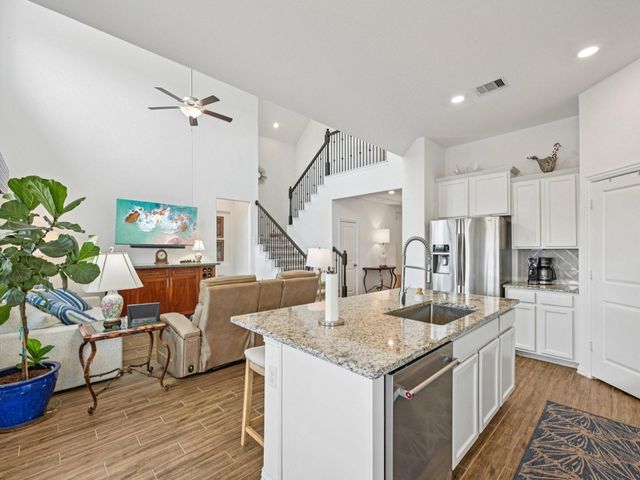 15014 Lake Shore Avenue, Mont Belvieu, TX 77523