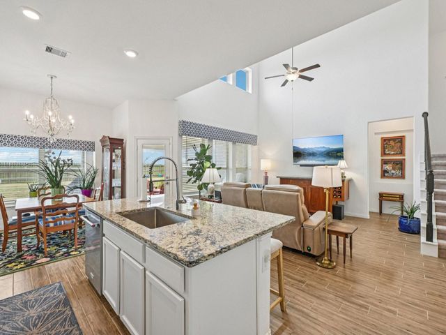 15014 Lake Shore Avenue, Mont Belvieu, TX 77523