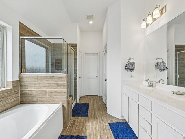 15014 Lake Shore Avenue, Mont Belvieu, TX 77523