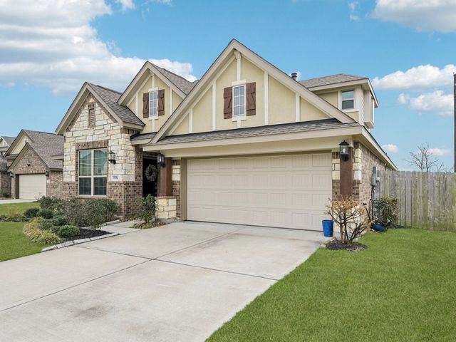 15014 Lake Shore Avenue, Mont Belvieu, TX 77523